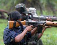 छत्तीसगडमध्ये महिला माओवाद्याचे तेलंगणा पोलिसांसमोर आत्मसमर्पण