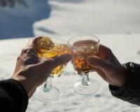 दारू प्यायल्याने खरंच थंडी वाजत नाही? नेमकं सत्य काय? वाचा…