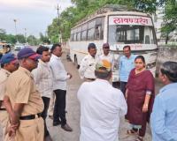 सोलापुरात ‘बेवारस वाहन हटाव’ मोहीम जोरात, 487 वाहनमालकांना नोटिसा; 10 हजारांचा दंड; लिलावाची चेतावणी