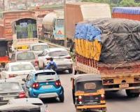 सोलापूर जिल्ह्यातील जड वाहतूक वाढत्या अपघातांचे मुख्य कारण, प्रशासनाचे दुर्लक्ष