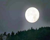 सुपरमून दिसला