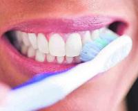 रात्री दात घासण्याचे अगणित फायदे, वाचा सविस्तर