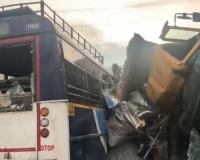तेलंगणात प्रवासी बस व ट्रकचा भीषण अपघात, 20 जणांचा मृत्यू