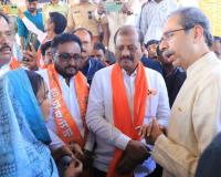 परभणीतील शेतकऱ्याच्या मुलीच्या वैद्यकीय शिक्षणाचा संपूर्ण खर्च शिवसेना करणार, उद्धव ठाकरे यांचे आश्वासन