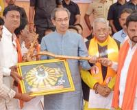 Photo – उद्धव ठाकरे यांचा शेतकऱ्यांशी संवाद, मराठवाडा दौऱ्याचा आजचा तिसरा दिवस