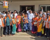 गुहागरमध्ये मिंधे गटाला खिंडार, आंजणी ढाकरवाडीतील शेकडो कार्यकर्ते शिवसेनेत