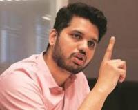 सत्तेचा अमरपट्टा घेऊन कोणीही जन्माला येत नाही, वरुण सरदेसाई यांची सरकारवर टीका