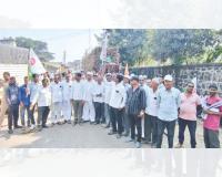 ‘जयवंत शुगर’ची ऊस वाहतूक शेतकऱ्यांनी रोखली, शनिवारी दर जाहीर करण्याचे लेखी आश्वासन