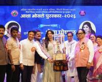 संघर्ष, साधना म्हणजे आशाताई - श्रेया घोषाल 