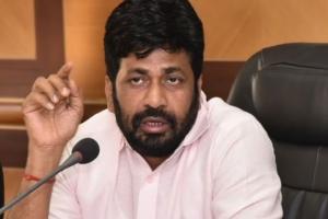 शेतकऱ्यांच्या कर्जमाफीसाठी मुहूर्त काढायला बामणाची वाट पाहता का? बच्चू कडूंचा सत्ताधाऱ्यांवर आसुड