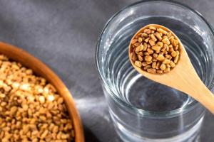 सकाळी रिकाम्या पोटी प्या ‘या’ दाण्याचे पाणी, चेहऱ्यावर नैसर्गिक तेज येण्यासह शरीरातील समस्याही होतील झटक्यात दूर