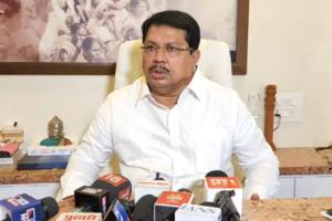 सरकारकडून शेतकऱ्यांच्या जखमेवर मीठ, 5 रुपयांची दिली मदत; विजय वडेट्टीवार यांच्याकडून संताप व्यक्त