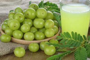 आवळा आरोग्यासाठी लाभदायक पण सर्वांसाठीच नाही, या लोकांनी चुकूनही आवळा खाऊ नका, होऊ शकतो आजार