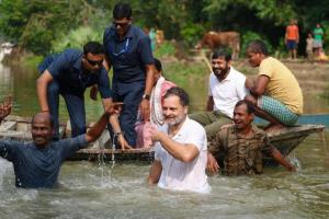 VIDEO – राहुल गांधींनी तलावात मारली उडी, मच्छिमारांसोबत पारंपारिक पद्धतीने केली मासेमारी