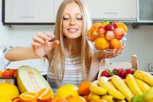 हिवाळ्यात तुमचे शरीर उबदार ठेवण्यासाठी ‘या’ फळांचा आहारात करा समावेश