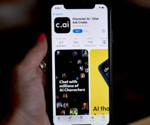 किशोरवयीन मुलांना AI ची भुरळ, वैद्यकीय माहिती आणि रोमान्ससाठी AI चा अधिक वापर!