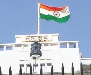 अतिवृष्टीग्रस्त शेतकऱ्यांच्या मदतीसाठी 11 हजार कोटींचा निधी मंजूर, मंत्रिमंडळ बैठकीत मान्यता