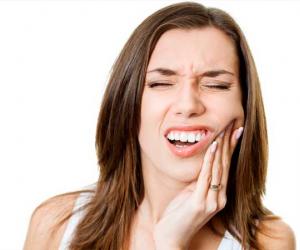 हे करून पहा… दाढदुखी होत असेल तर…